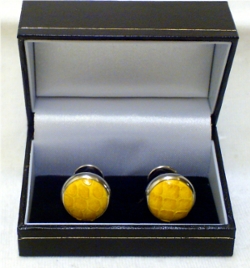 buttons, buttonholes, covered buttons, dmbuttons